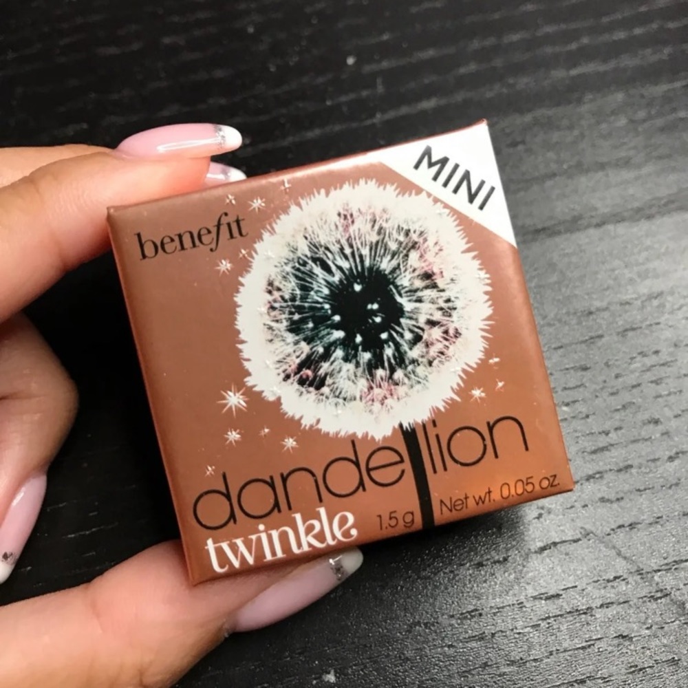 Benefit Dandelion Twinkle Highlighter